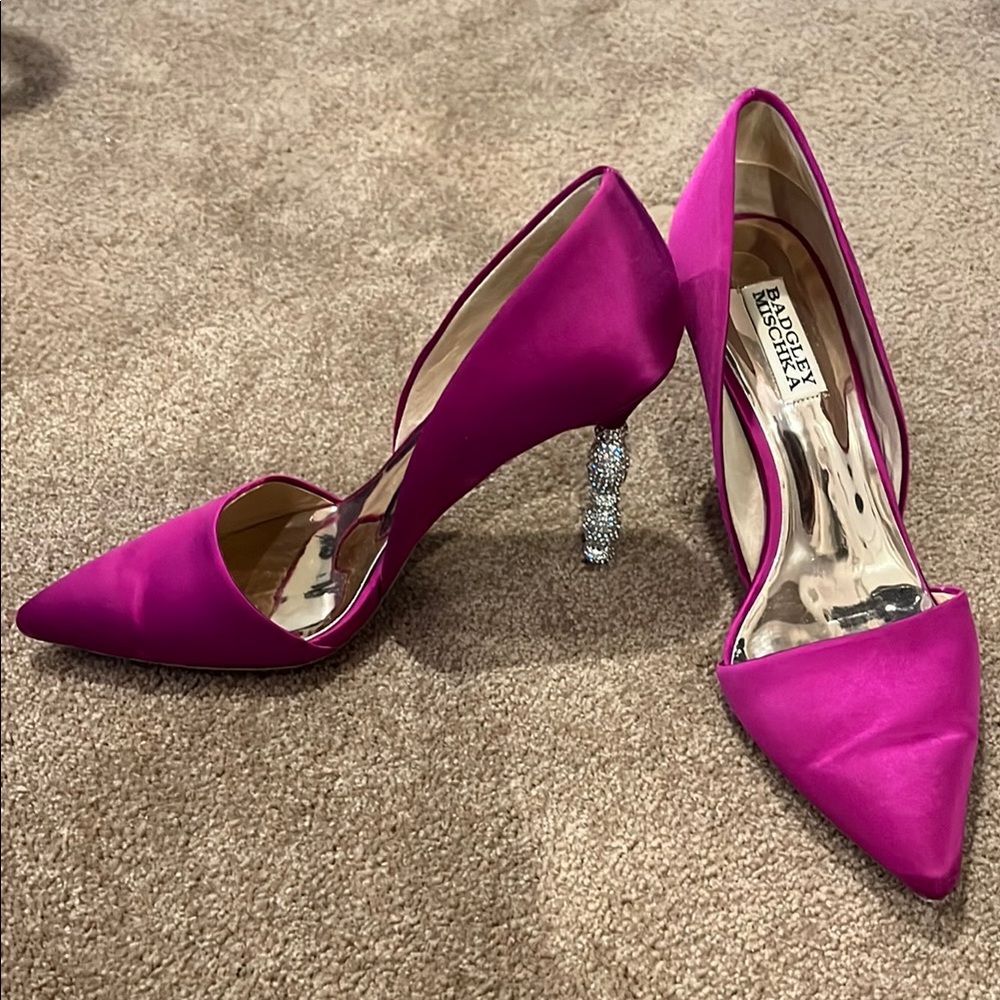 Badgley Mischka Women's Pink Satin Heels
